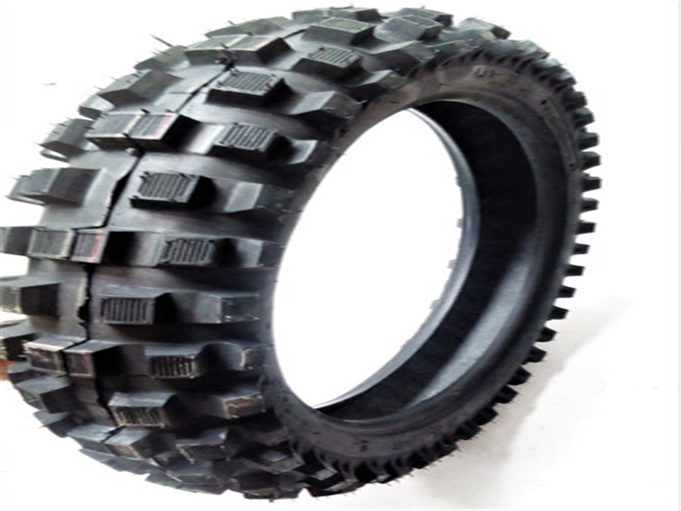 LLANTA 4.60*18 4PR TT P82 CROS COCO RECTO